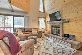 Country Club Tobyhanna Home Deck and Fire Pit!